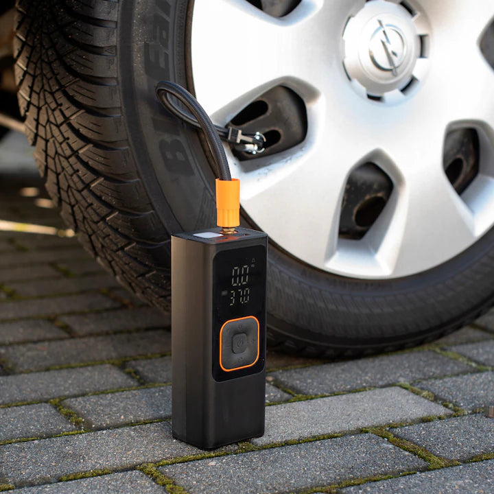 Compresor auto electric, afisaj digital LCD, Lanterna LED, 7500 mAh, Portabil